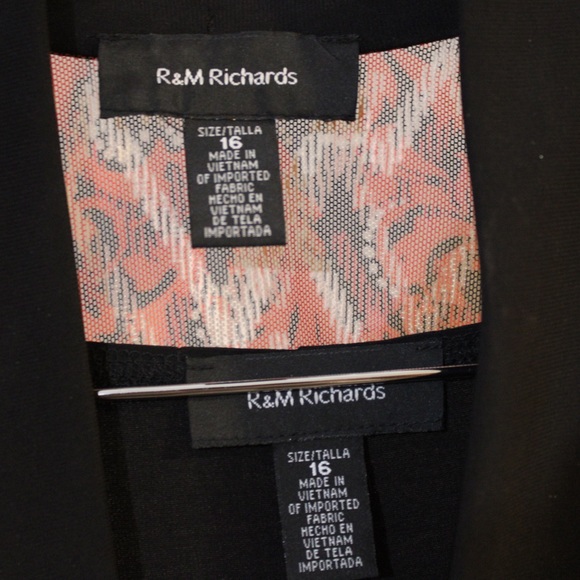 Formal dress - Picture 3 of 3